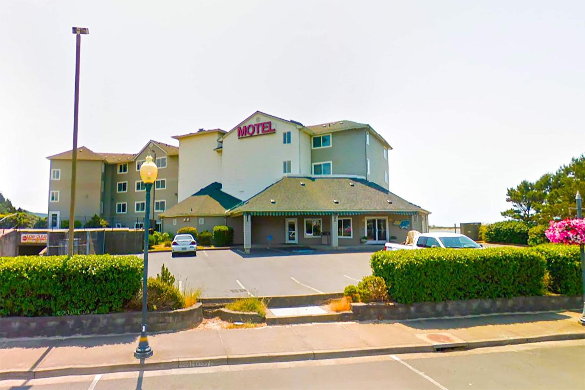 Siletz Bay Beachfront Hotel By Oyo Lincoln City Exterior photo
