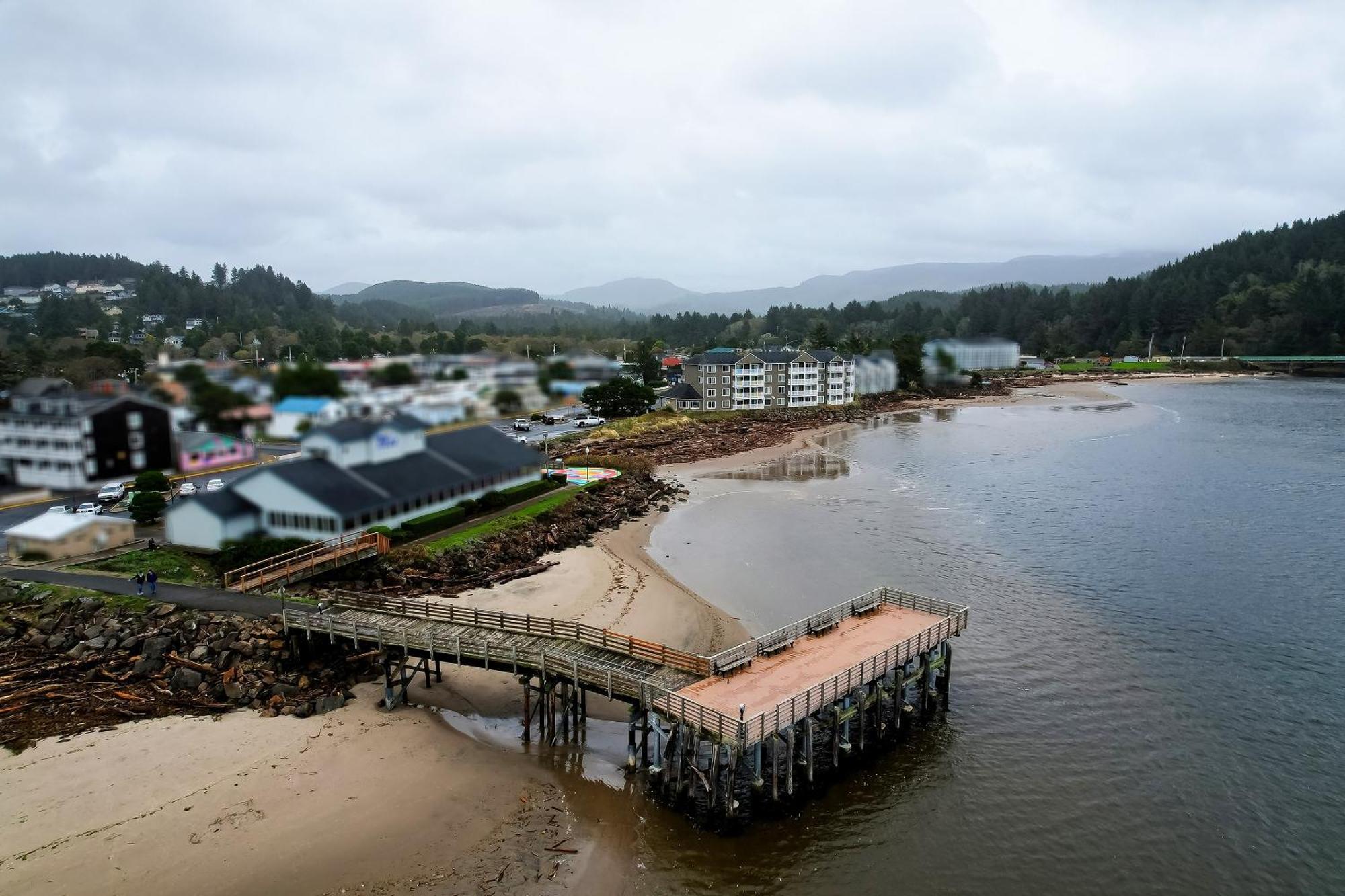 Siletz Bay Beachfront Hotel By Oyo Lincoln City Exterior photo