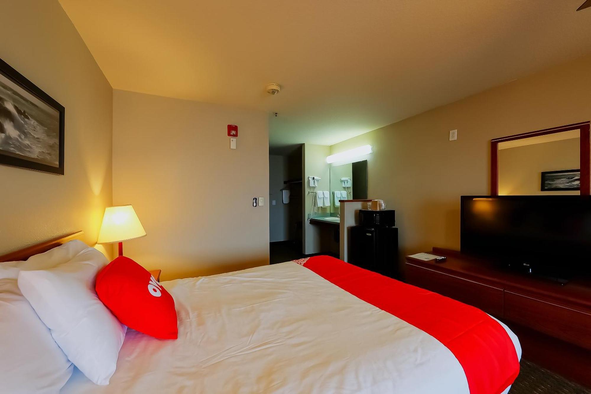 Siletz Bay Beachfront Hotel By Oyo Lincoln City Exterior photo