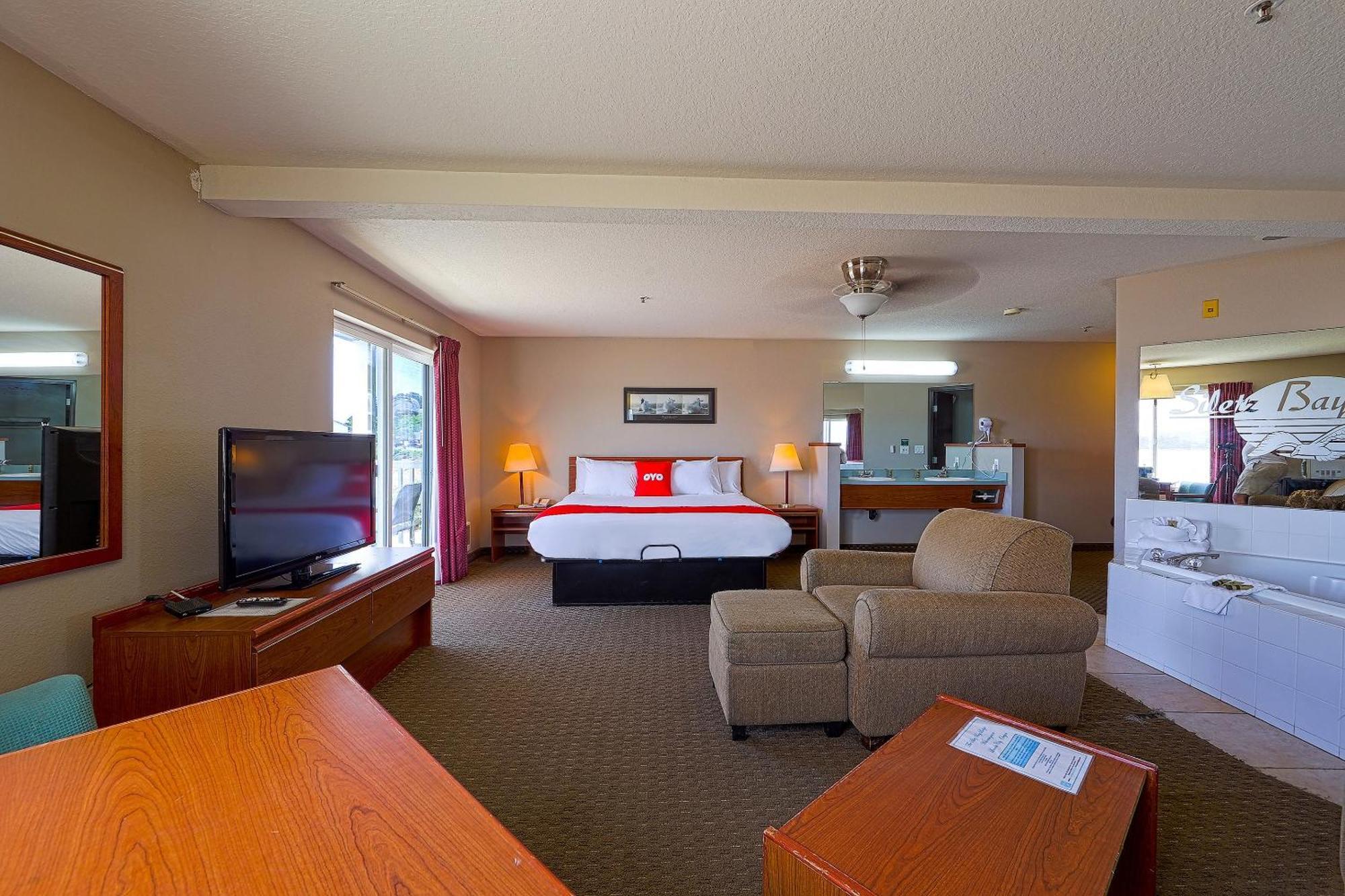 Siletz Bay Beachfront Hotel By Oyo Lincoln City Exterior photo
