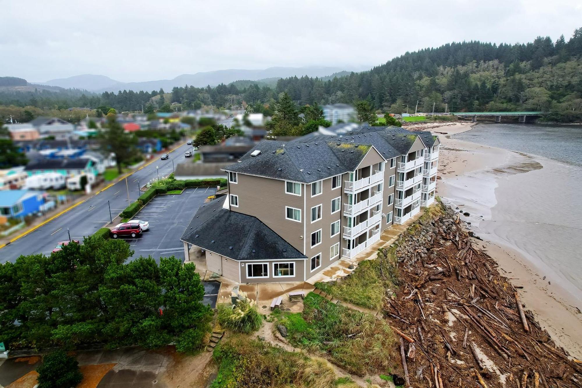 Siletz Bay Beachfront Hotel By Oyo Lincoln City Exterior photo